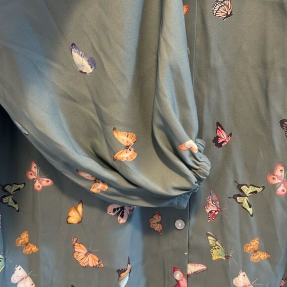 Tazaiy blouse with butterflies size medium - Picture 4 of 8